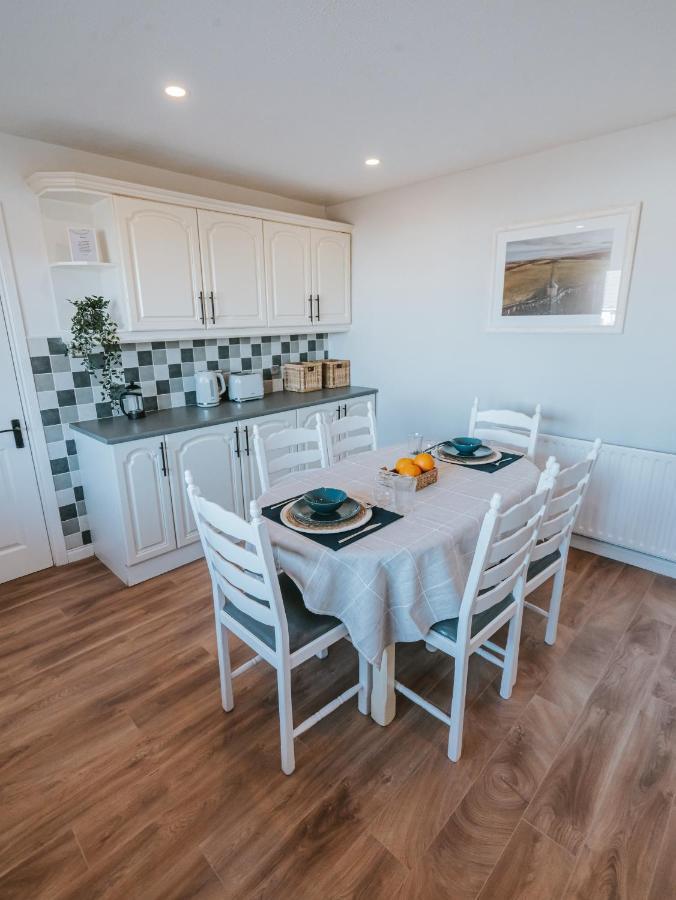 Tideaway - Cosy Seaside Village Bungalow Near Beach Castlerock Exterior photo